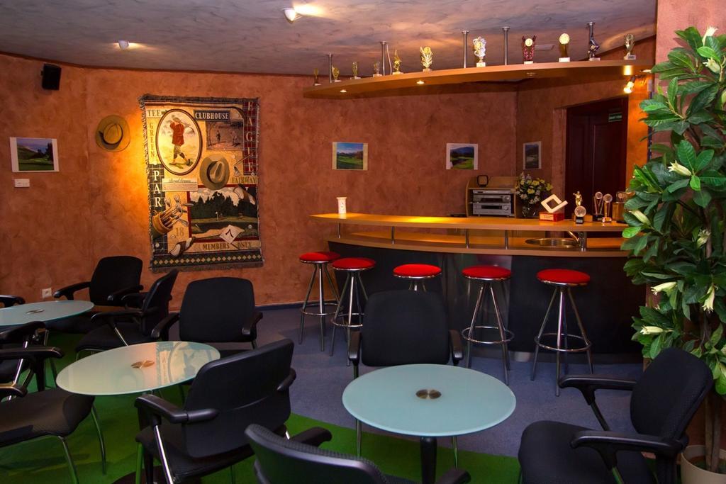 高尔夫球手酒店 克雷姆尼察 外观 照片